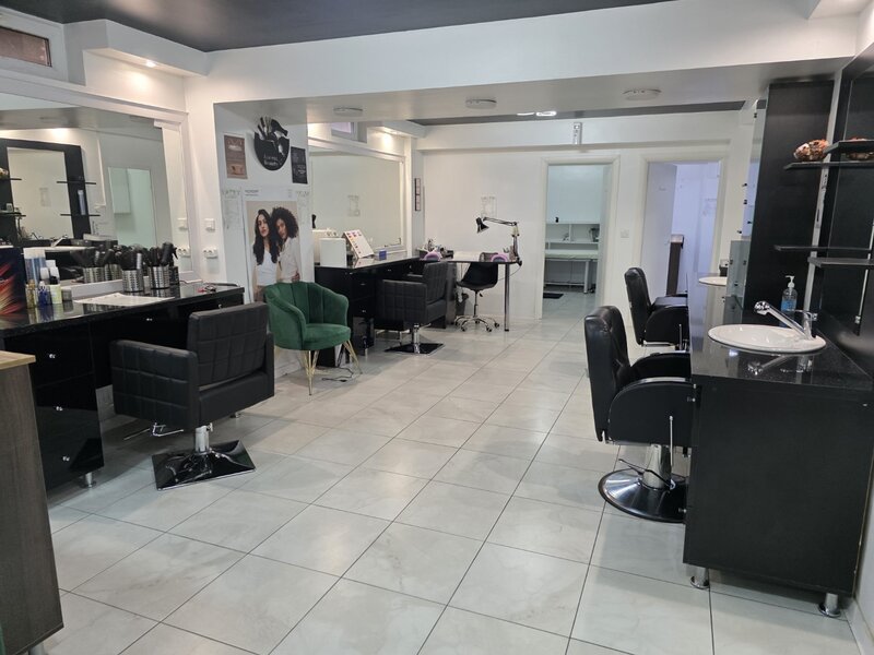 Baba Novac, 10 minute metrou Dristor, salon de cosmetica, infrumusetare