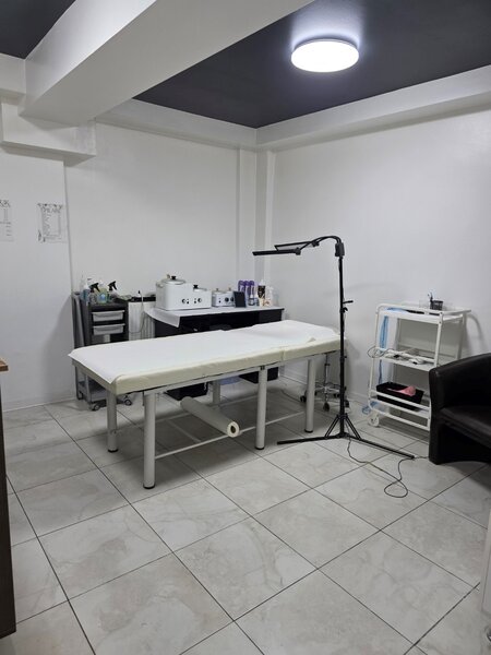 Baba Novac, 10 minute metrou Dristor, salon de cosmetica, infrumusetare